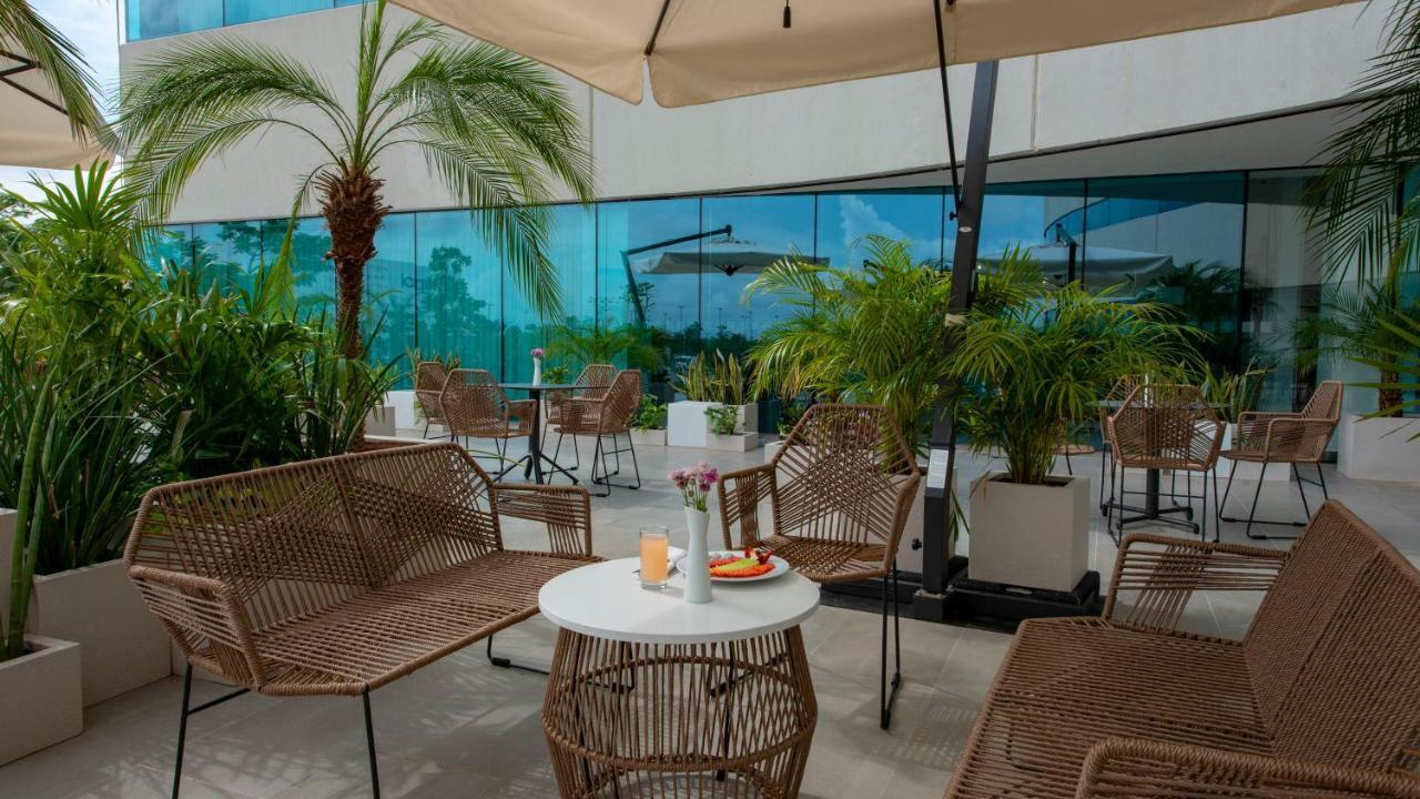 Holiday Inn & Suites - Merida La Isla By Ihg Mérida Exterior foto
